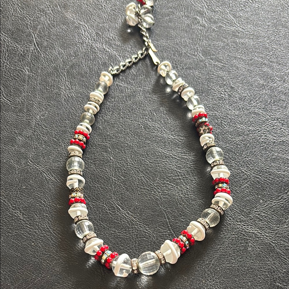 Elegant Art Deco Red and Silver Beaded Vintage Necklace
